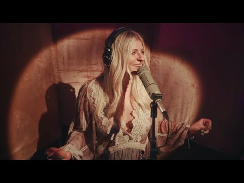 Jess Hayes - ‘What Do You Want the Girl to Do’ (Allen Toussaint Cover) Live at Temple Music Studio