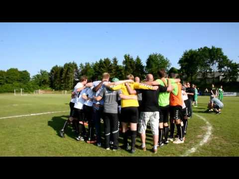 Der SSV Pölitz feiert den Verbandsliga-Klassenerhalt