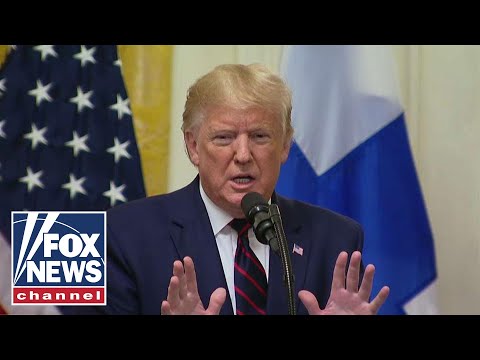 トランプ氏は、シフ氏が内部告発の告発を「書いたのを手伝った」と主張している (Trump claims Schiff 'helped write' whistleblower complaint)