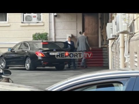 Report TV - PS zhvillon mbledhje grupi, Rama mbërrin te Kryesia e Kuvendit