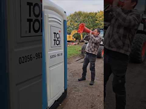 Klassiker auf der Baustelle #handwerk #galabau #dixi #toitoi #spaß