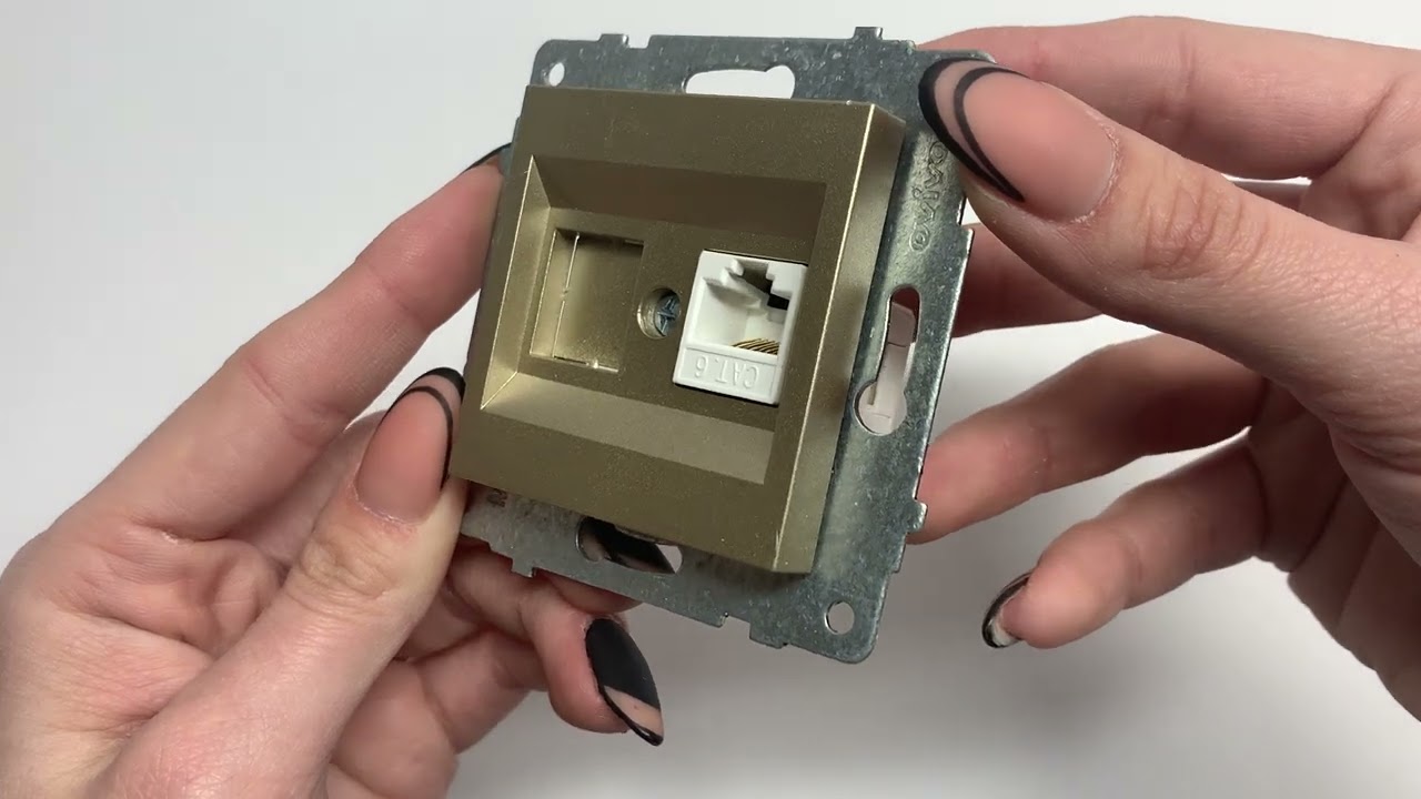 Розетка одинарная компьютерная RJ-45 OVIVO Grano титан (600-000312-229)