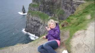 preview picture of video 'Aga na brzegu / at the edge of cliff at Cliffs of Moher :) HD 720p 07/04/2012'