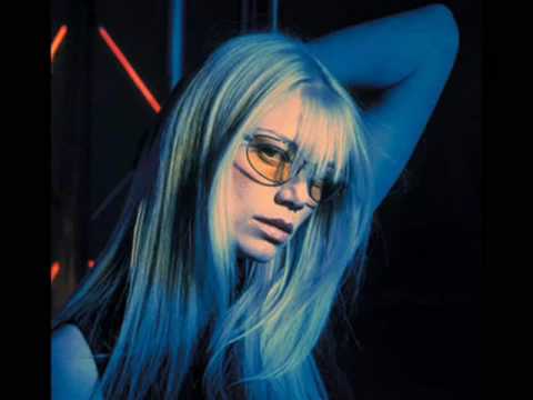 Peta Wilson Tribute -  La femme Nikita - Craig Armstrong - This Love