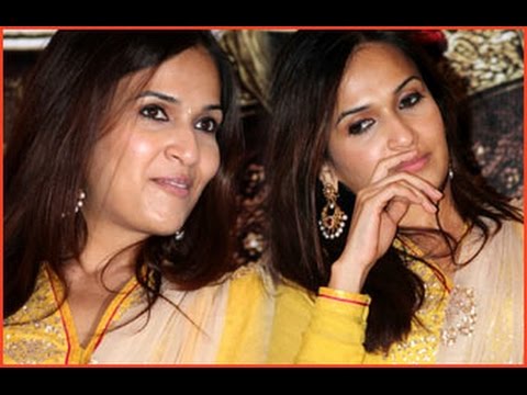 download lagu mp3 mp4 Rajini Daughter Soundarya Baby, download lagu Rajini Daughter Soundarya Baby gratis, unduh video klip Rajini Daughter Soundarya Baby