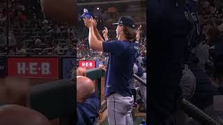 Cal Raleigh ended his hitless streak … and got a souvenir ????