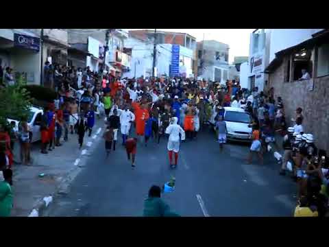 Bloco das caretas e dos atletas Lauro de Freitas