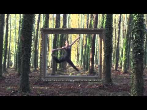 Douglas Greed //feat Delhia de France //Shiver