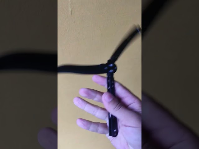Vídeo relacionado con ZoeTekway Butterfly Trainer, Cuchillo de Práctica Mariposa Arco Iris sin Hoja Afilada, Cuchillo Seguro sin Hoja Afilada para Principiantes Movimientos de Mano, Ejercitar Habilidades de Volteo
