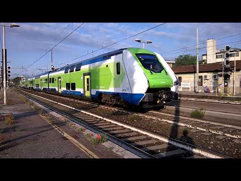 ETR421 017 Trenord - Milano Greco 28/5/2021