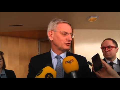 Här läxar Carl Bildt upp TV4 - reportern