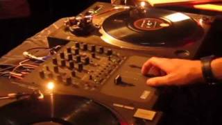 DJ Chris Karns Scratch Routine - Live In Toronto & Ottawa