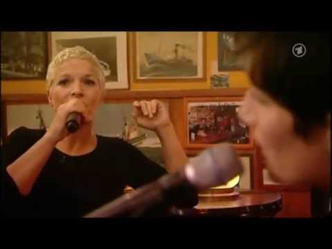 Inas Nacht -Alin Coen -festhalten