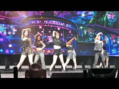 2019.02.07 Redmare Concert in LA - Red Velvet - Peek-A-Boo (Fancam)