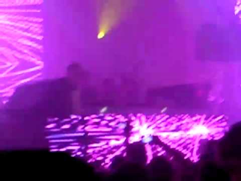 Paul Van Dyk playing "Binary Finary -1998 (Austin Leeds & Nick Terranova Remix) ADE