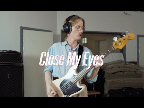 Mall Girl - Close My Eyes (Live at Studio Paradiso)