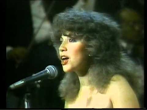 OTI 82 Colombia - Así - Blanco y Negro