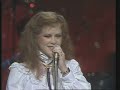 Kirsty MacColl - There’s A Guy Works Down The Chip Shop Swears He’s Elvis (live on Irish TV 1981)