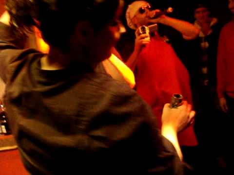 Imbiss Bronko 17.10.09 in Osnabrück - Atze Bierbong in Action!