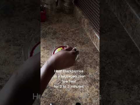 Yogurt, kiwi and berry dessert