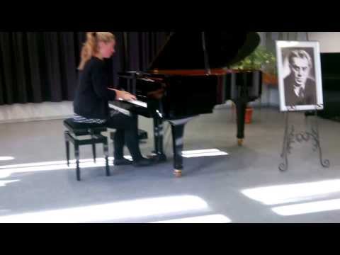 Anna Behrens (13 J.) -  Arno Babadjanijan "Wagascharpatskij Tanz"