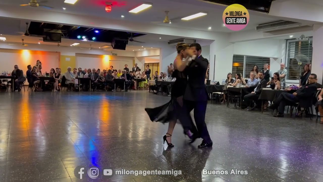 Video thumbnail for Carla Rossi y Jose Luis Salvo - Milonga Gente Amiga -17/MAR/2024 (2/2)
