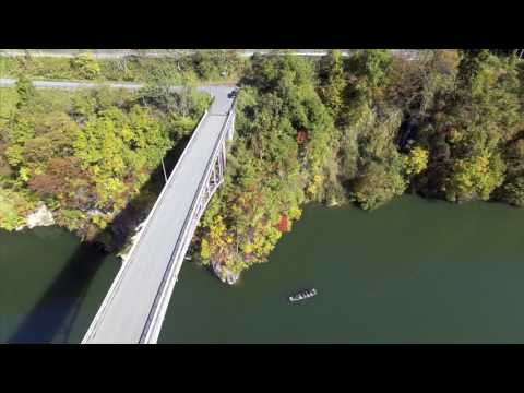 霧幻峡の渡し（金山町）