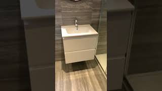 Album cover: Bathrooms 