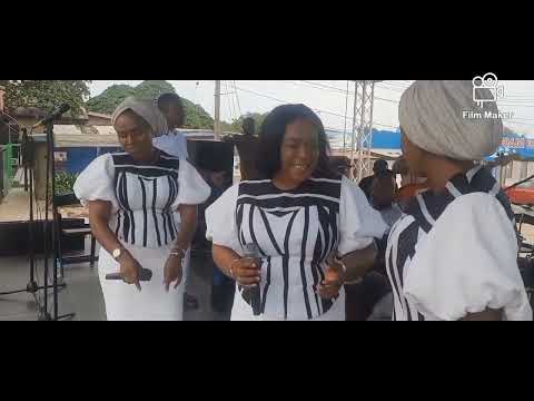 OMG this drummer is something else with daughter's of glorious Jesus @Akwesi boateng