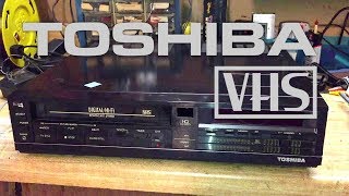 This VHS VCR Froze My TV! The Weirdest Glitch Ever VHS VCR repair, troubleshooting, vintage tech