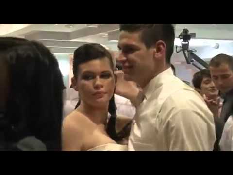 Band feat. Leona - Malo mi za sricu triba