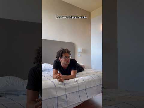Pov: sono un italiano in hotel - Kiro Ebra #comedy #shorts
