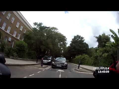 BJ68WTN - Merc Driver Ignores Give Way - No Police Action