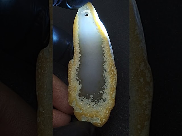 تحفة حجر عقيق جيود مخرمة للاقتاء او الاهداء