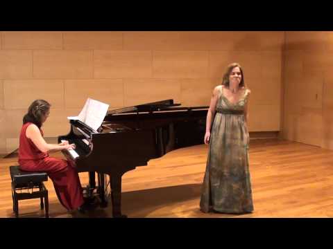Constanza León, soprano. Sandra Casanova, piano. El tango de la menegilda  F  Chueca y J  Valverde