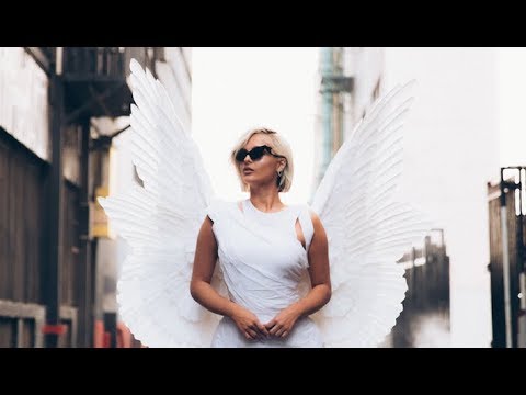 Bebe Rexha – Last Hurrah (Official Vertical Video)