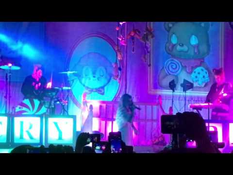 (HD) Melanie Martinez - Warehouse Live - Cake - Houston, TX 04/10/16