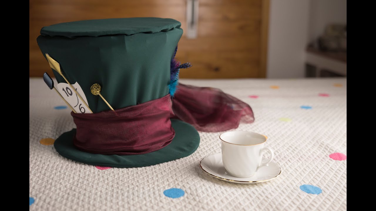 DIY Mad Hatter Hat | Liliana Alves
