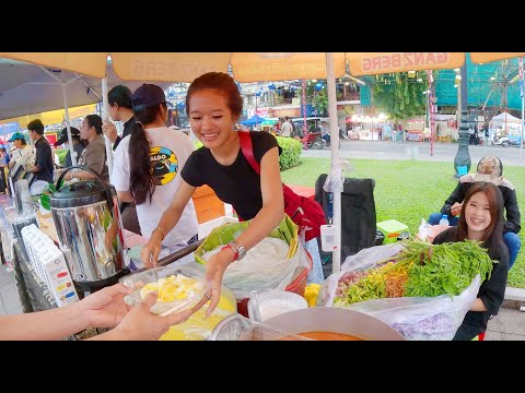 Most Popular, Phnom Penh NIGHT Market, Cambodia Street Food Heaven! Khmer Noodles, Seafood, & More