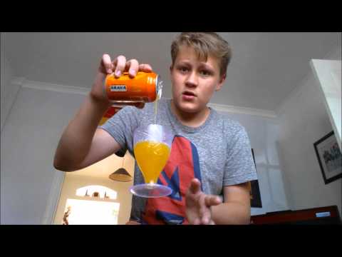 Voir la vidéo de Airborne Coca Cola