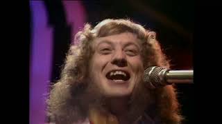 Slade : &quot;Merry Xmas Everybody&quot; (1973) • Unofficial Music Video • HD • HQ Audio • Lyrics Option