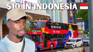 FOREIGNER TRIED JAKARTA’S FAMOUS TOUR BUS & STREET FOOD