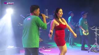 Download lagu ADA YANG NONJOL BIKIN GAK KUAT ENII SELYA SALAH TOMPO OM MANDALA mp3 Download lagu ADA YANG NONJOL BIKIN GAK KUAT ENII SELYA SALAH TOMPO OM MANDALA mp3