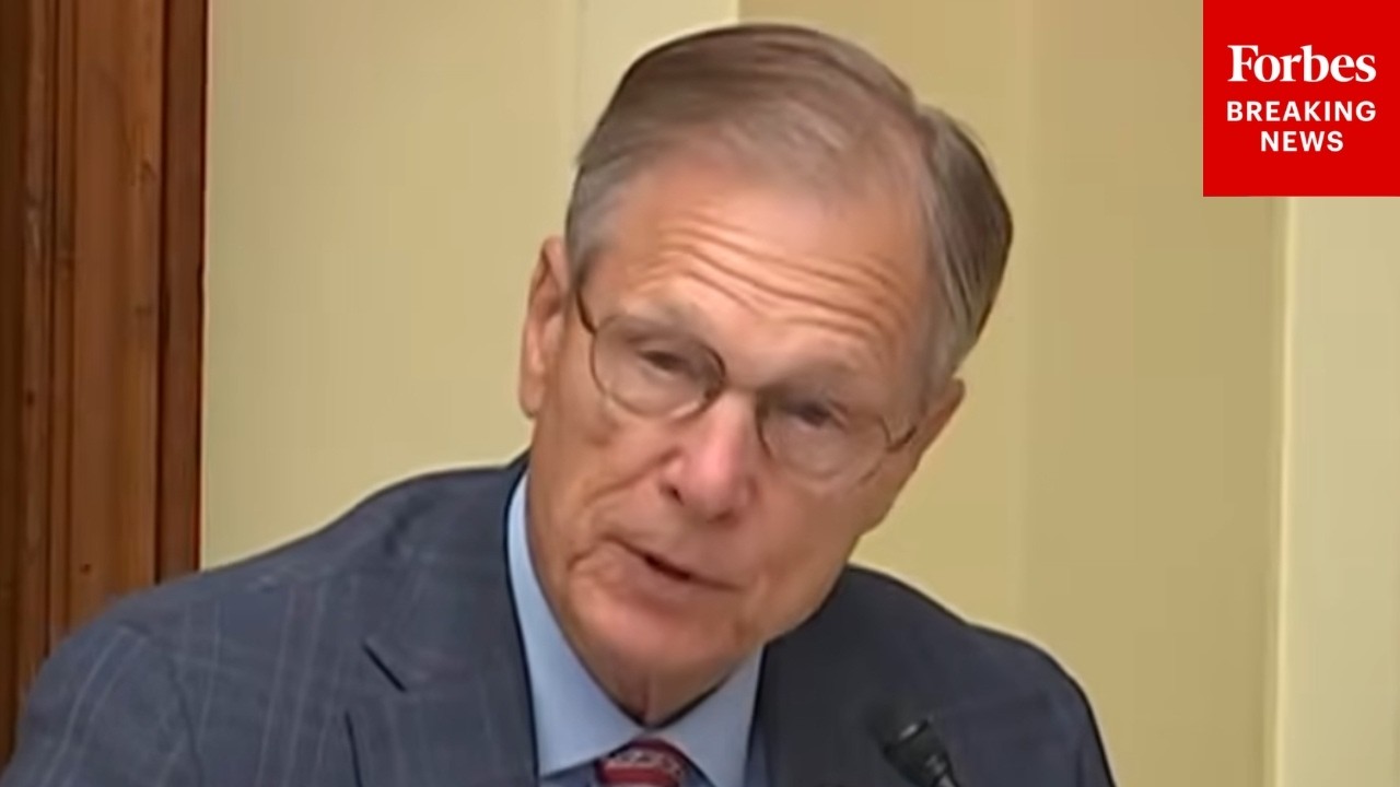 Video: Babin questions OSC director on voluntary Space Commerce Certification to fill FCC gaps