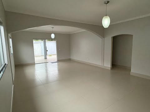 IAPI Guará II, casa de 296m², 4 quartos, 2 suítes, churrasqueira - R$: 1.200.000