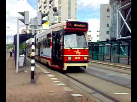 HTM Tram 17 (3046) vertrekt van Station Rijswijk
