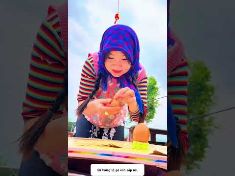 Cách Tiểu Mỹ ấp trứng gà khi còn nhỏ  #haihuoc #funny #giaitri