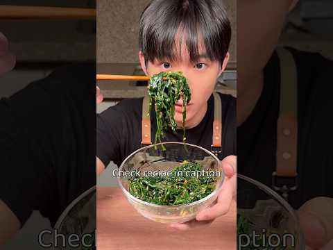 Seasoned Spinach (Sigeumchi Namul) – Korean Banchan