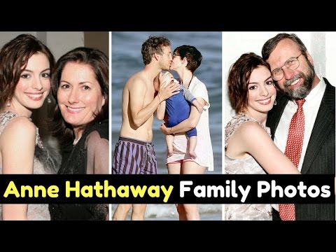 download lagu mp3 mp4 Anne Hathaway Adam Shulman Photos, download lagu Anne Hathaway Adam Shulman Photos gratis, unduh video klip Anne Hathaway Adam Shulman Photos