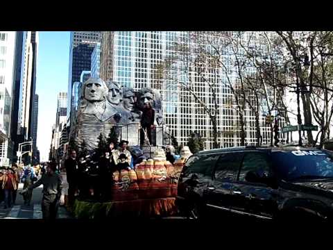 Thanksgiving Day Parade~NYC~2011~Homewood MB and Neil Diamond~NYCParadelife